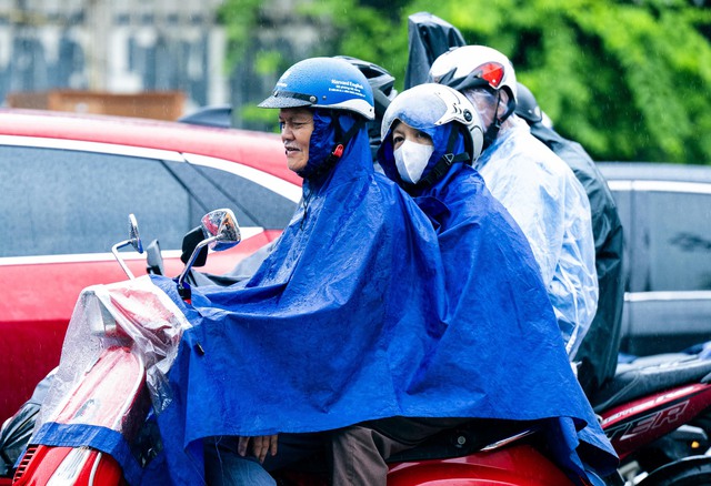 Hà Nội thật khác trong ngày rét nhất từ đầu Đông
- Ảnh 12. Hà Nội thật khác trong ngày rét nhất từ đầu Đông
- Ảnh 12.