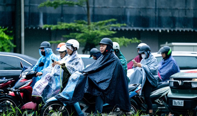 Hà Nội thật khác trong ngày rét nhất từ đầu Đông
- Ảnh 1. Hà Nội thật khác trong ngày rét nhất từ đầu Đông
- Ảnh 1.