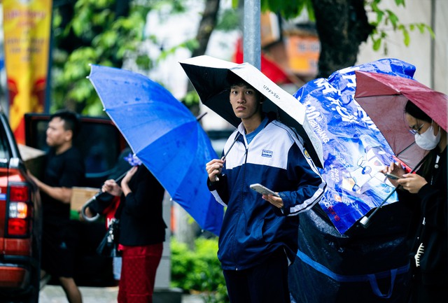 Hà Nội thật khác trong ngày rét nhất từ đầu Đông
- Ảnh 11. Hà Nội thật khác trong ngày rét nhất từ đầu Đông
- Ảnh 11.