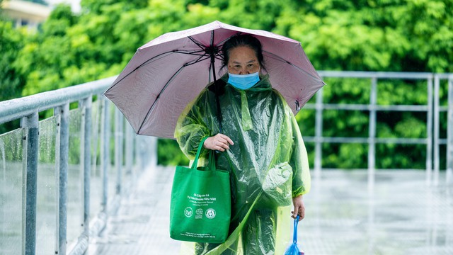 Hà Nội thật khác trong ngày rét nhất từ đầu Đông
- Ảnh 6. Hà Nội thật khác trong ngày rét nhất từ đầu Đông
- Ảnh 6.