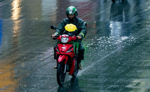 Hà Nội thật khác trong ngày rét nhất từ đầu Đông
- Ảnh 5. Hà Nội thật khác trong ngày rét nhất từ đầu Đông
- Ảnh 5.