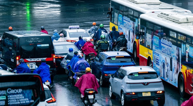 Hà Nội thật khác trong ngày rét nhất từ đầu Đông
- Ảnh 16. Hà Nội thật khác trong ngày rét nhất từ đầu Đông
- Ảnh 16.