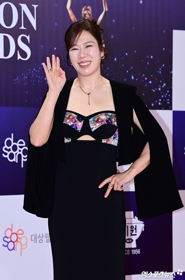 Siêu thảm đỏ Rồng Xanh 2025: Hyun Bin - Son Ye Jin chiếm trọn spotlight, Yoona (SNSD) rực rỡ như đóa hoa hồng- Ảnh 33. Siêu thảm đỏ Rồng Xanh 2025: Hyun Bin - Son Ye Jin chiếm trọn spotlight, Yoona (SNSD) rực rỡ như đóa hoa hồng- Ảnh 33.