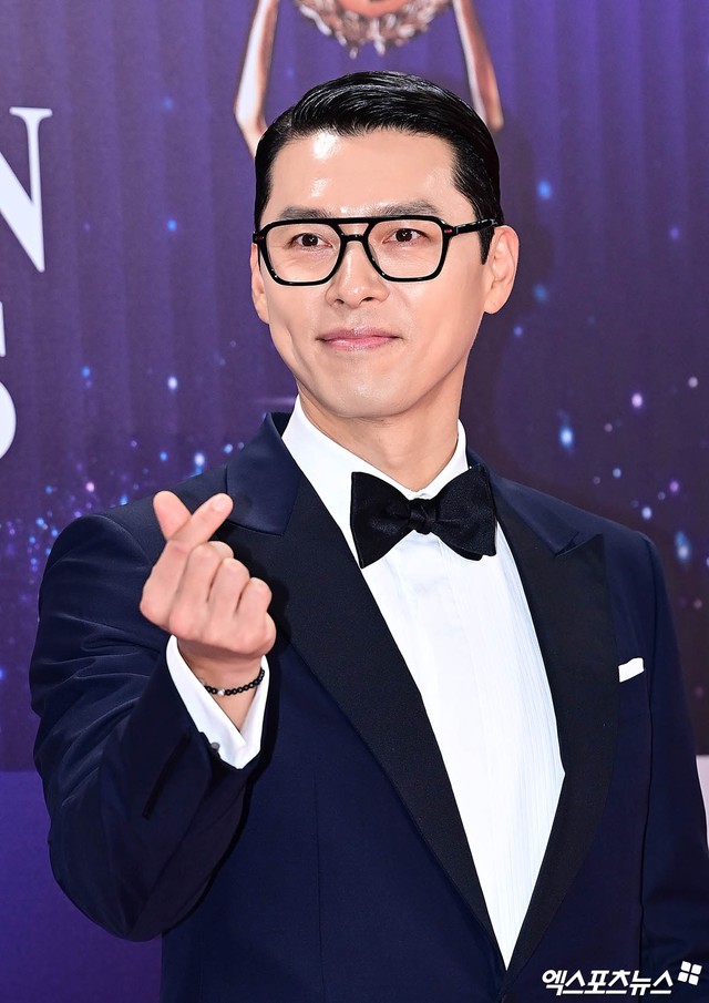 Siêu thảm đỏ Rồng Xanh 2025: Hyun Bin - Son Ye Jin chiếm trọn spotlight, Yoona (SNSD) rực rỡ như đóa hoa hồng- Ảnh 10. Siêu thảm đỏ Rồng Xanh 2025: Hyun Bin - Son Ye Jin chiếm trọn spotlight, Yoona (SNSD) rực rỡ như đóa hoa hồng- Ảnh 10.