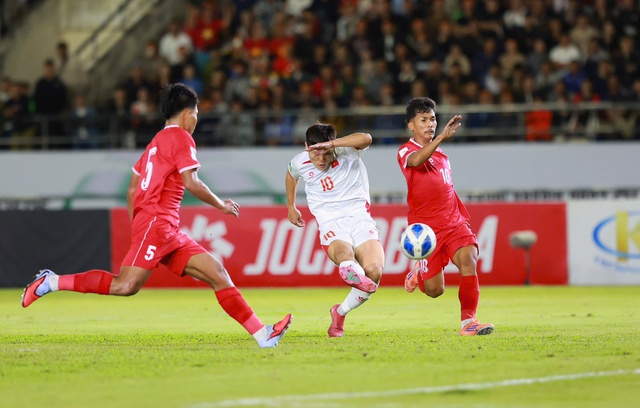 Xu&acirc;n Son lập c&ocirc;ng ng&agrave;y t&aacute;i xuất nhưng ĐT Việt Nam chỉ thắng nhẹ L&agrave;o- Ảnh 1.