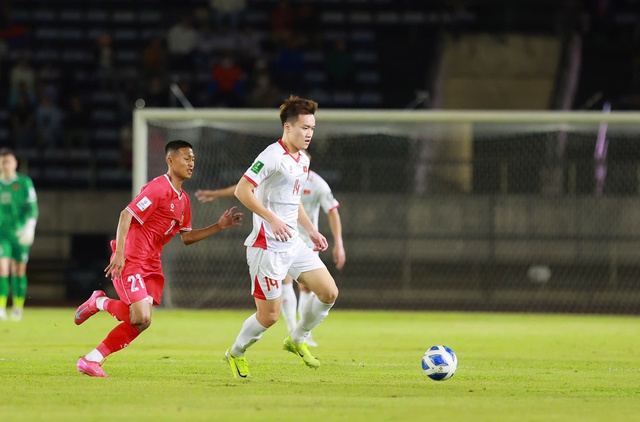 Xu&acirc;n Son lập c&ocirc;ng ng&agrave;y t&aacute;i xuất nhưng ĐT Việt Nam chỉ thắng nhẹ L&agrave;o- Ảnh 7.