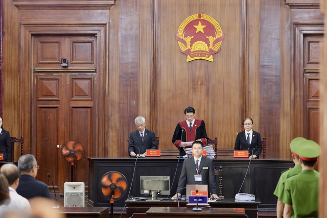 Lời khai đầu tiên của Thuỳ Tiên trước toà: Không nhận Hoa hậu, chỉ nói nghề nghiệp là người mẫu- Ảnh 1.