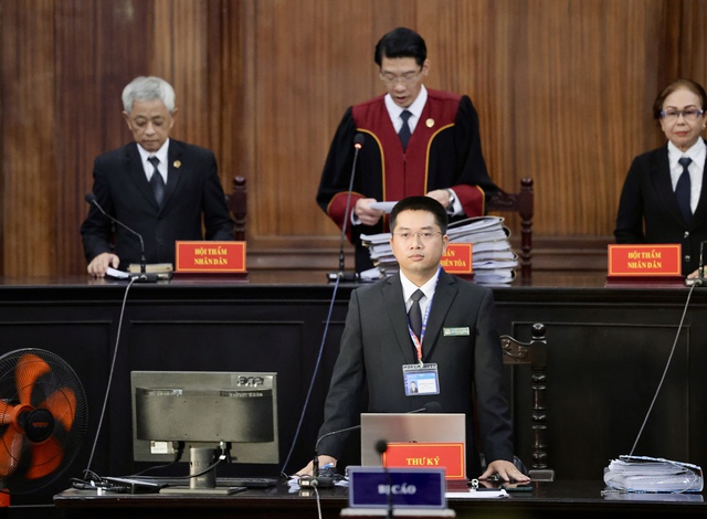 Lời khai đầu tiên của Thuỳ Tiên trước toà: Không nhận Hoa hậu, chỉ nói nghề nghiệp là người mẫu- Ảnh 2.