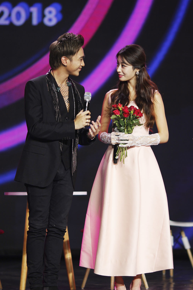 Jiyeon sang Việt Nam, tất cả đều hoàn hảo chỉ thiếu mỗi SOOBIN - Ảnh 4.