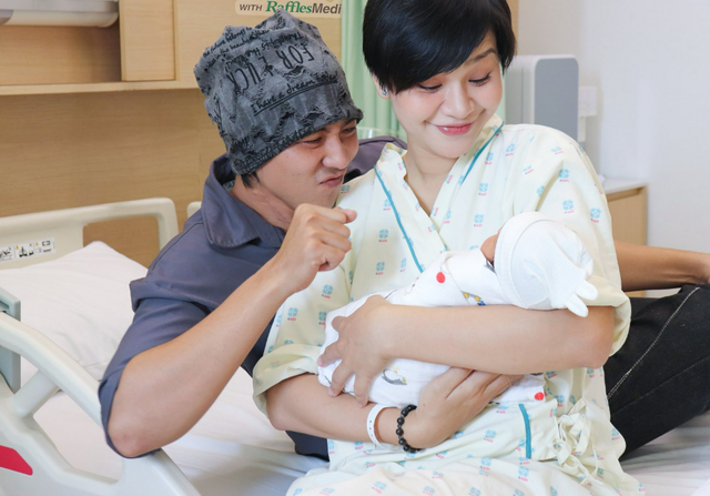 Cặp diễn viên - người mẫu Vbiz chào đón con đầu lòng sau 4 tháng làm đám cưới- Ảnh 2.