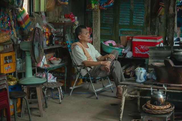 Cưới Vợ Cho Cha: Mâu thuẫn cha con "độc lạ" miền Tây với tục ép cưới- Ảnh 4.