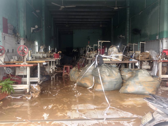 “Một lời vô tình cũng làm đau thêm một trái tim đang kiệt sức”: Người cứu hộ trong rốn lũ Hoà Thịnh lên tiếng- Ảnh 4.