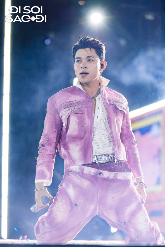 “Center quốc dân” Kpop gửi lời chia sẻ đến người dân vùng lũ, xúc động sau 2 năm trở lại Việt Nam- Ảnh 13.