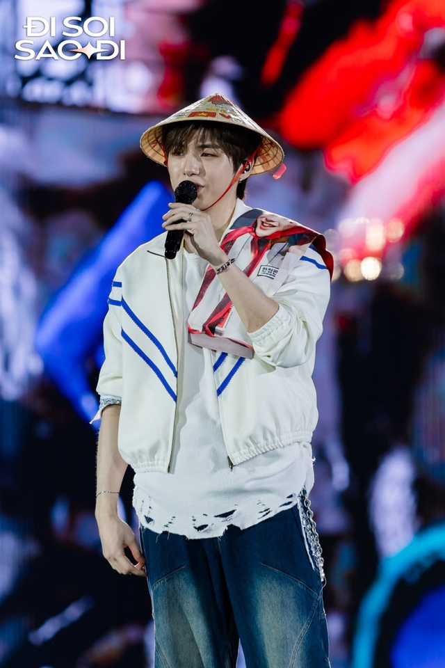 “Center quốc dân” Kpop gửi lời chia sẻ đến người dân vùng lũ, xúc động sau 2 năm trở lại Việt Nam- Ảnh 5.