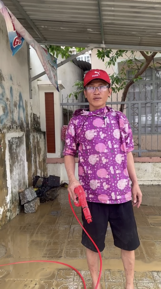 2 ngày 1 đêm “sinh tồn” trên trần nhà của người đàn ông Khánh Hoà- Ảnh 1.