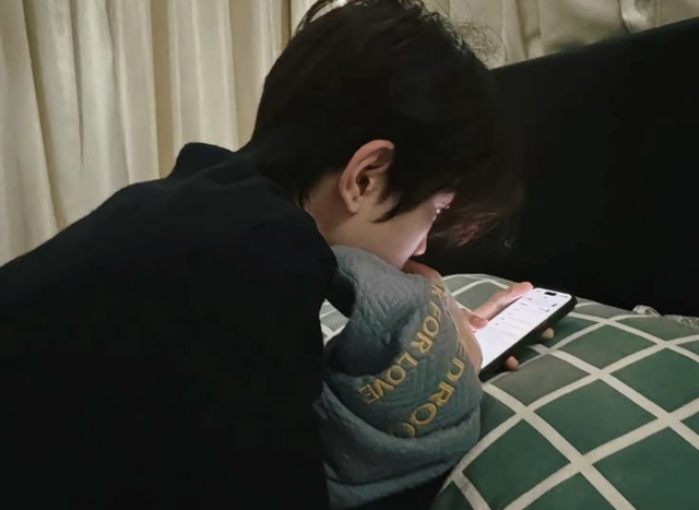 Đã đến lúc TỰ CỨU lấy giấc ngủ bằng cách TUYỆT ĐỐI không làm 6 việc này trong 1 tiếng trước khi đi ngủ- Ảnh 1.