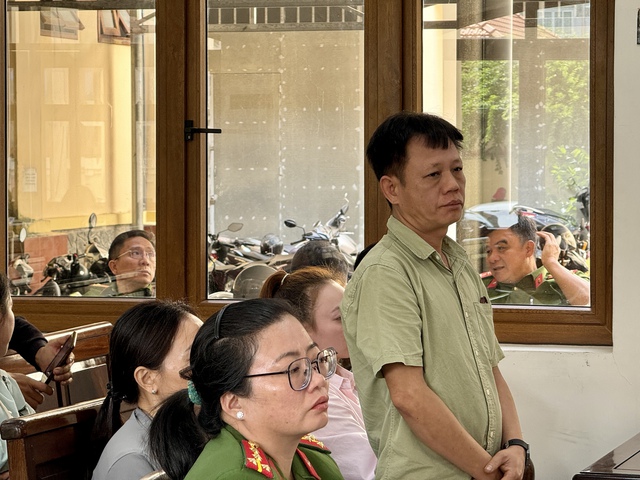 Xét xử vụ đầu độc 4 người thân bằng xyanua: Bị cáo Bích rơi nước mắt ân hận muộn màng, cúi đầu xin lỗi gia đình- Ảnh 11.