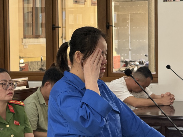 Xét xử vụ đầu độc 4 người thân bằng xyanua: Bị cáo Bích rơi nước mắt ân hận muộn màng, cúi đầu xin lỗi gia đình- Ảnh 16.