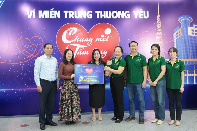 "Trưởng chuồng" mèo Mika nổi tiếng ở Thảo Cầm Viên cầm 80 triệu đi từ thiện: Sĩ nhất cái sở thú!- Ảnh 1.