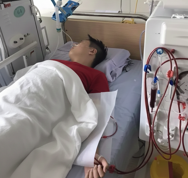 Thích ăn hải sản cùng thứ này vào buổi tối, người đàn ông tuổi 30 đã qua đời vì suy thận cấp- Ảnh 1.