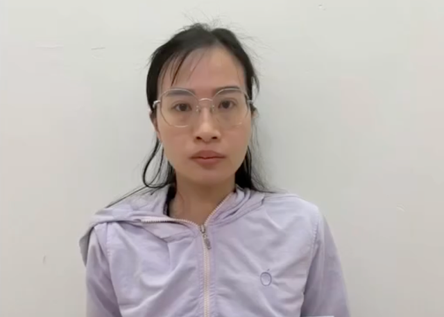 TPHCM: Tạm giữ người nhặt được thẻ tín dụng rồi lấy đi mua điện thoại- Ảnh 1.