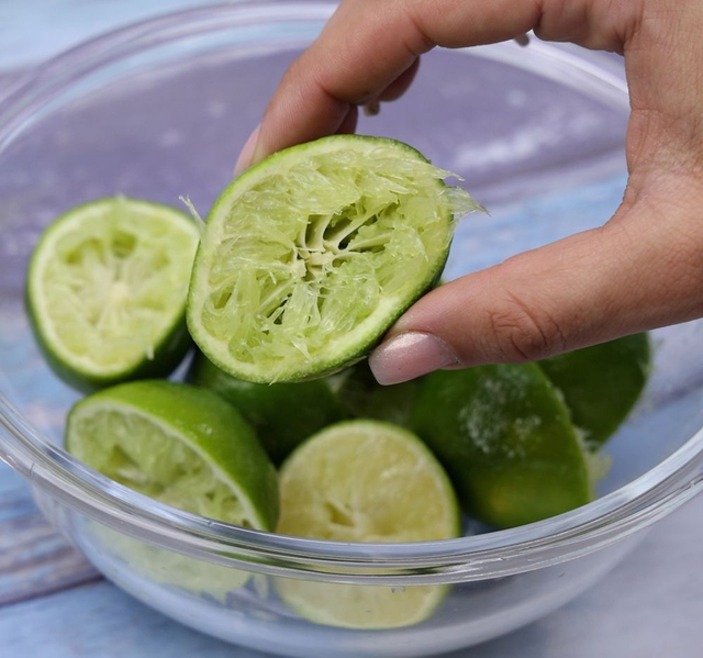 5 mẹo uống nước chanh giúp tận dụng tối đa công dụng dưỡng da, đốt mỡ, "thải độc" cho gan và thận- Ảnh 2. 5 mẹo uống nước chanh giúp tận dụng tối đa công dụng dưỡng da, đốt mỡ, "thải độc" cho gan và thận- Ảnh 2.