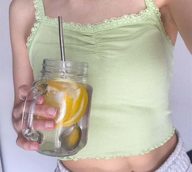 5 mẹo uống nước chanh giúp tận dụng tối đa công dụng dưỡng da, đốt mỡ, "thải độc" cho gan và thận- Ảnh 4. 5 mẹo uống nước chanh giúp tận dụng tối đa công dụng dưỡng da, đốt mỡ, "thải độc" cho gan và thận- Ảnh 4.