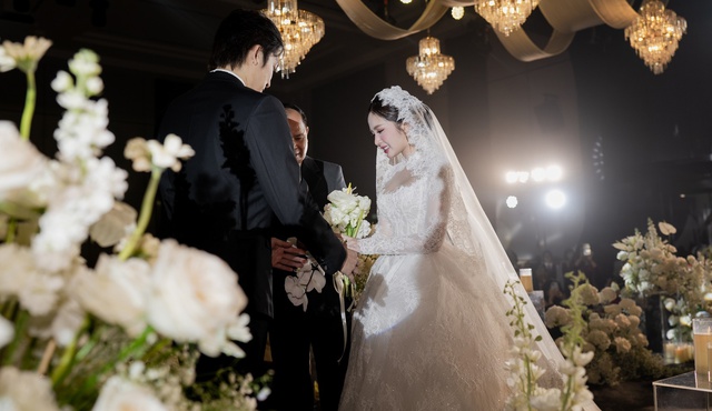 Đám cưới diễn viên Đình Tú - Ngọc Huyền: Dâu rể gấp đôi visual, Quỳnh Nga và dàn mỹ nhân Vbiz đổ bộ- Ảnh 10. Đám cưới diễn viên Đình Tú - Ngọc Huyền: Dâu rể gấp đôi visual, Quỳnh Nga và dàn mỹ nhân Vbiz đổ bộ- Ảnh 10.