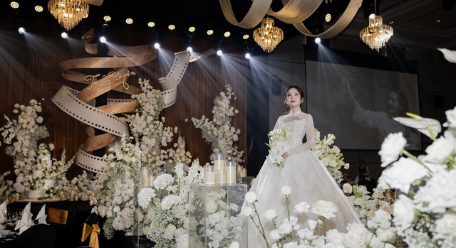 Đám cưới diễn viên Đình Tú - Ngọc Huyền: Dâu rể gấp đôi visual, Quỳnh Nga và dàn mỹ nhân Vbiz đổ bộ- Ảnh 9. Đám cưới diễn viên Đình Tú - Ngọc Huyền: Dâu rể gấp đôi visual, Quỳnh Nga và dàn mỹ nhân Vbiz đổ bộ- Ảnh 9.