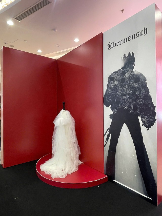 G-DRAGON tập duyệt chăm chỉ giữa trời mưa gió, tất cả đã hoàn thiện chờ fan Việt quẩy hết mình!- Ảnh 15. G-DRAGON tập duyệt chăm chỉ giữa trời mưa gió, tất cả đã hoàn thiện chờ fan Việt quẩy hết mình!- Ảnh 15.