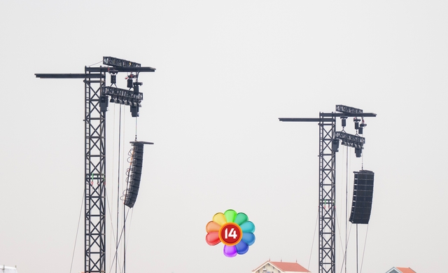 G-DRAGON tập duyệt chăm chỉ giữa trời mưa gió, tất cả đã hoàn thiện chờ fan Việt quẩy hết mình!- Ảnh 9. G-DRAGON tập duyệt chăm chỉ giữa trời mưa gió, tất cả đã hoàn thiện chờ fan Việt quẩy hết mình!- Ảnh 9.