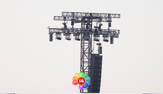 G-DRAGON tập duyệt chăm chỉ giữa trời mưa gió, tất cả đã hoàn thiện chờ fan Việt quẩy hết mình!- Ảnh 10. G-DRAGON tập duyệt chăm chỉ giữa trời mưa gió, tất cả đã hoàn thiện chờ fan Việt quẩy hết mình!- Ảnh 10.