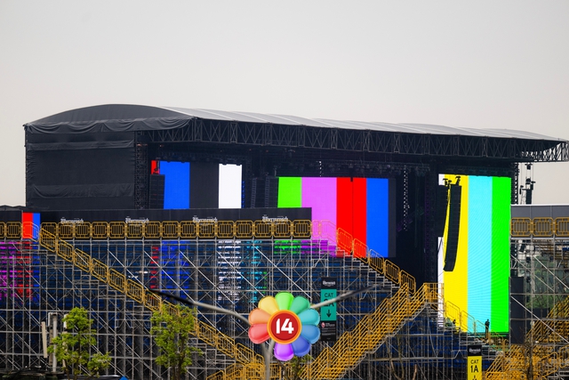 G-DRAGON tập duyệt chăm chỉ giữa trời mưa gió, tất cả đã hoàn thiện chờ fan Việt quẩy hết mình!- Ảnh 6. G-DRAGON tập duyệt chăm chỉ giữa trời mưa gió, tất cả đã hoàn thiện chờ fan Việt quẩy hết mình!- Ảnh 6.