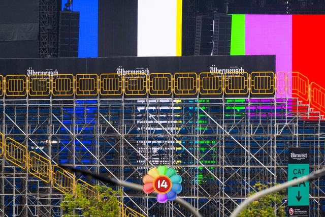 G-DRAGON tập duyệt chăm chỉ giữa trời mưa gió, tất cả đã hoàn thiện chờ fan Việt quẩy hết mình!- Ảnh 7. G-DRAGON tập duyệt chăm chỉ giữa trời mưa gió, tất cả đã hoàn thiện chờ fan Việt quẩy hết mình!- Ảnh 7.