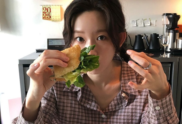 Buồng trứng là "công tắc lão hoá" của chị em, nên làm 4 việc và ăn 3 thứ để bảo vệ- Ảnh 3. Buồng trứng là "công tắc lão hoá" của chị em, nên làm 4 việc và ăn 3 thứ để bảo vệ- Ảnh 3.