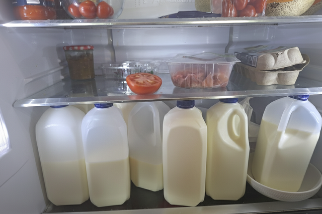 Đi khám xương, chàng trai bất ngờ phát hiện ung thư gan vì uống sữa sai cách- Ảnh 2.