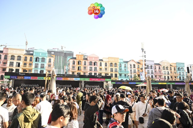 Cấp báo: Tụ điểm gái xinh hot nhất lúc này, chính là bên "anh Long" G-DRAGON- Ảnh 3.