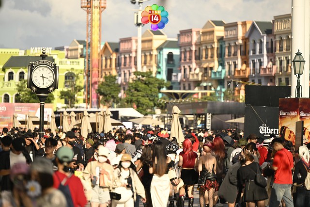 Cấp báo: Tụ điểm gái xinh hot nhất lúc này, chính là bên "anh Long" G-DRAGON- Ảnh 2.