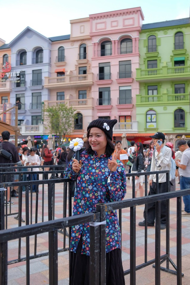 Dàn sao Việt rần rần check in concert G-DRAGON tại Hà Nội: Diệu Nhi quá sung, nữ diễn viên 49 tuổi lần đầu "đu idol"- Ảnh 14.