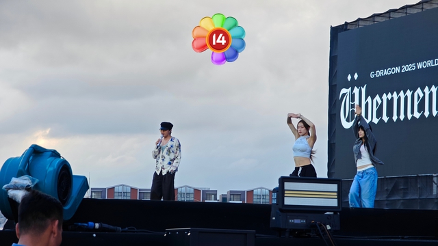 G-DRAGON đã xuất hiện - mặt mộc áo hoa tươi rói như mặt trời!- Ảnh 3.