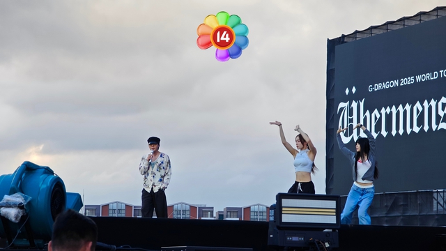 G-DRAGON đã xuất hiện - mặt mộc áo hoa tươi rói như mặt trời!- Ảnh 1.