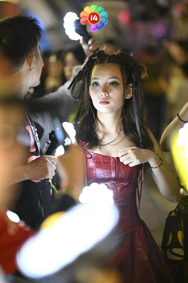 Cấp báo: Tụ điểm gái xinh hot nhất lúc này, chính là bên "anh Long" G-DRAGON- Ảnh 11.