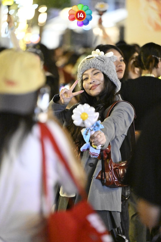 Cấp báo: Tụ điểm gái xinh hot nhất lúc này, chính là bên "anh Long" G-DRAGON- Ảnh 7.