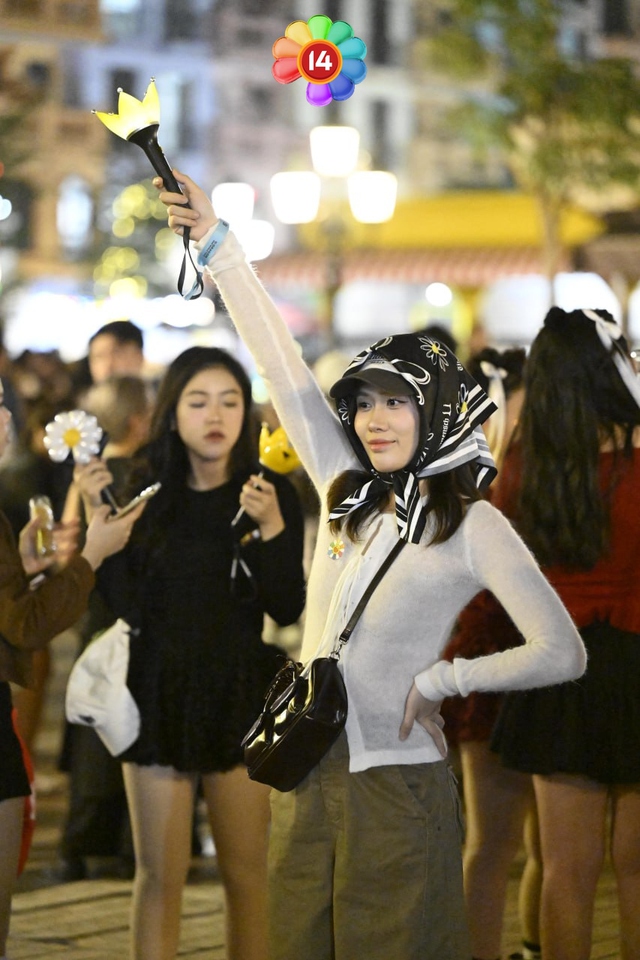 Cấp báo: Tụ điểm gái xinh hot nhất lúc này, chính là bên "anh Long" G-DRAGON- Ảnh 18.