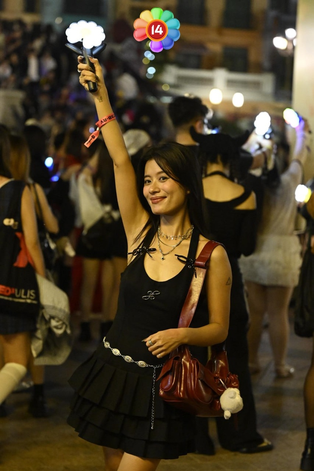 Cấp báo: Tụ điểm gái xinh hot nhất lúc này, chính là bên "anh Long" G-DRAGON- Ảnh 10.