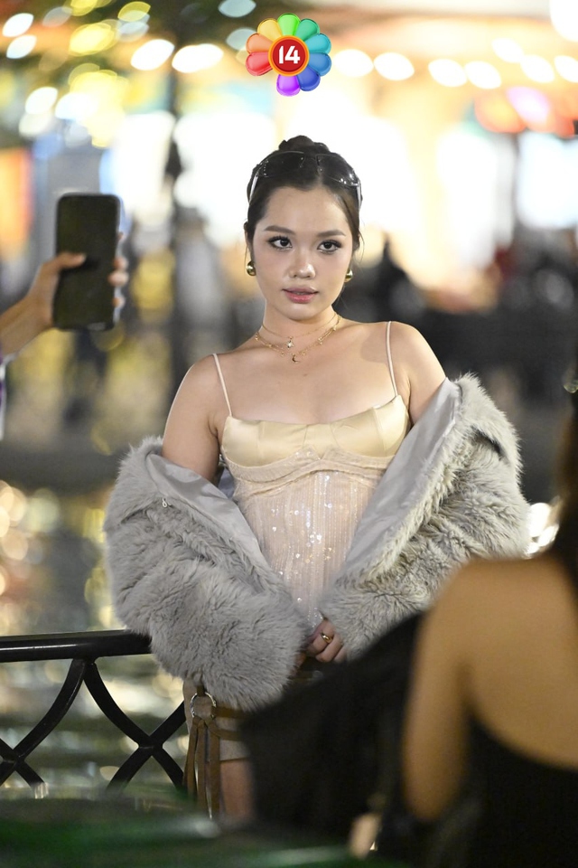 Cấp báo: Tụ điểm gái xinh hot nhất lúc này, chính là bên "anh Long" G-DRAGON- Ảnh 14.