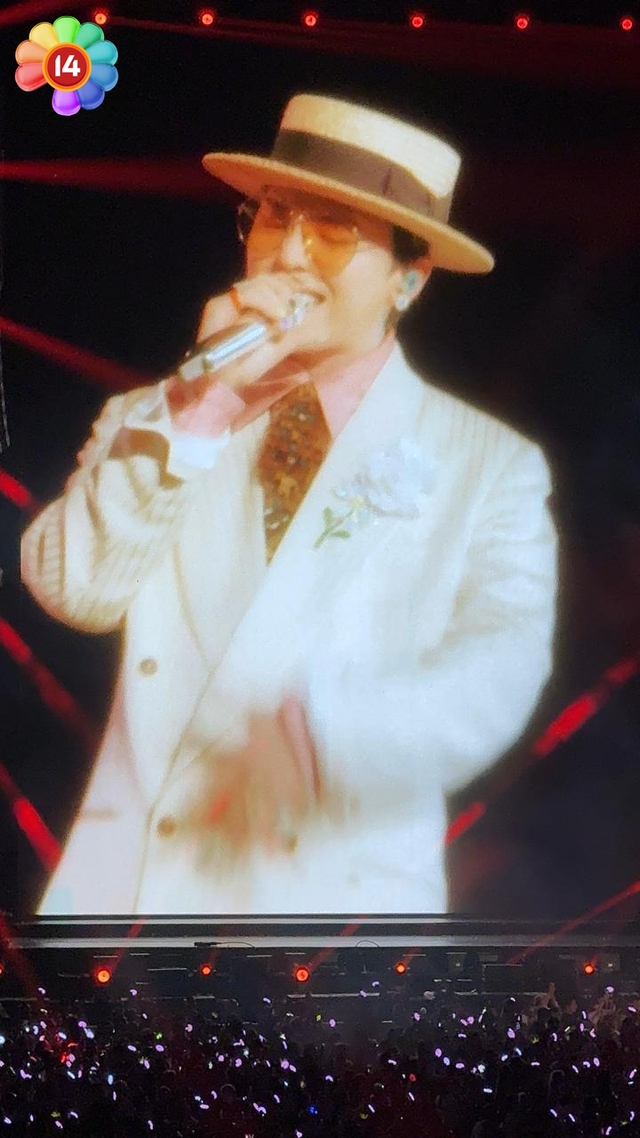 G-DRAGON cởi &aacute;o diễn kết m&agrave;n, biển fanchant 