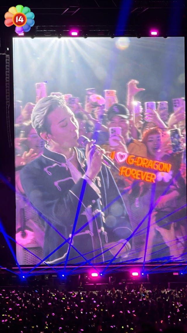 G-DRAGON cởi &aacute;o diễn kết m&agrave;n, biển fanchant 