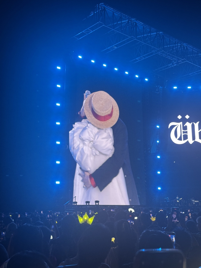 Đ&ecirc;m cuối G-DRAGON tại Việt Nam: Ph&aacute;o hoa rợp trời, fan v&agrave; idol đều nuối tiếc kh&ocirc;ng muốn concert kết th&uacute;c- Ảnh 34.