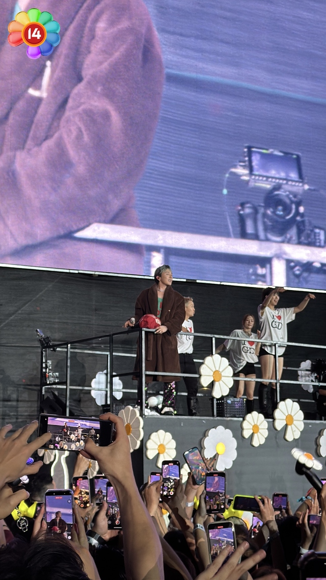 Đ&ecirc;m cuối G-DRAGON tại Việt Nam: Ph&aacute;o hoa rợp trời, fan v&agrave; idol đều nuối tiếc kh&ocirc;ng muốn concert kết th&uacute;c- Ảnh 42.